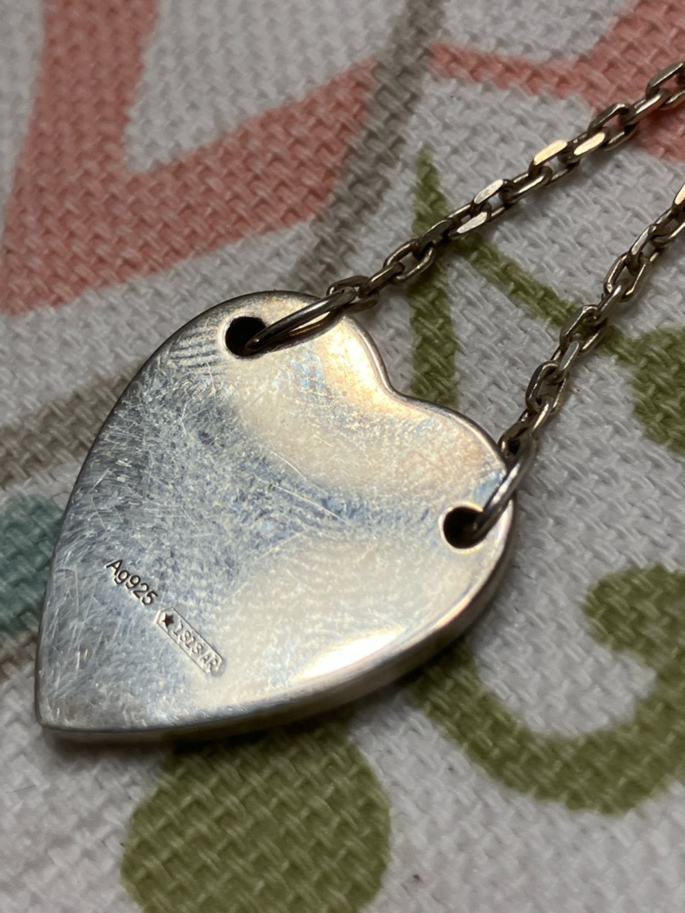 Gucci Silver Heart Tag Necklace - Picture 3 of 6
